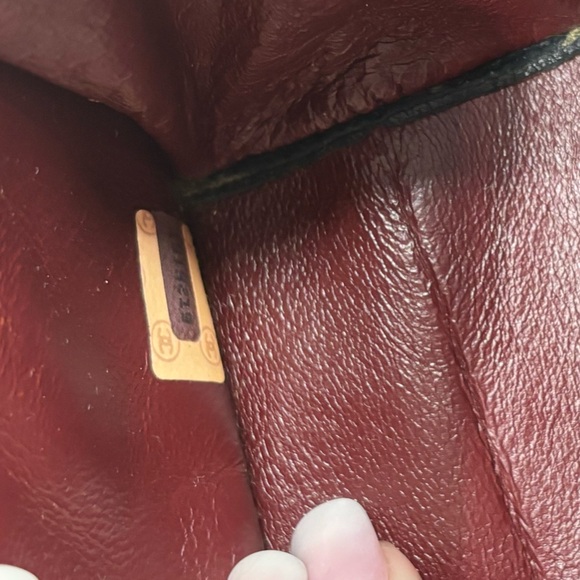 Chanel chevron stitch Lambskin Crossbody Bag with Dust Bag and Card. - Picture 6 of 10